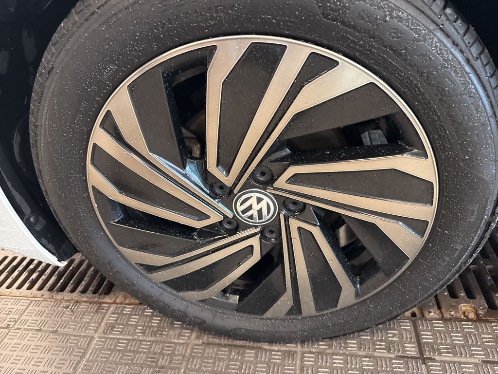 2019 Volkswagen Jetta SEL Premium photo 3