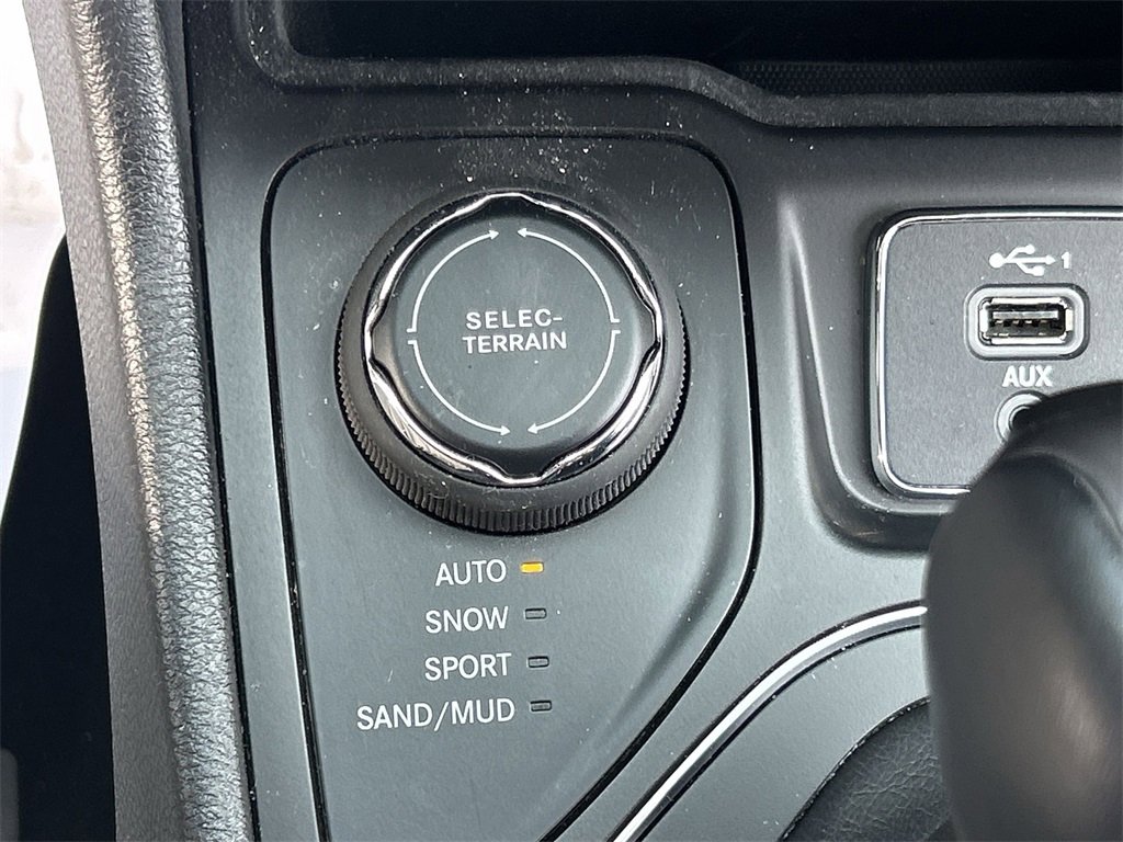 2019 Jeep Cherokee Latitude photo 19