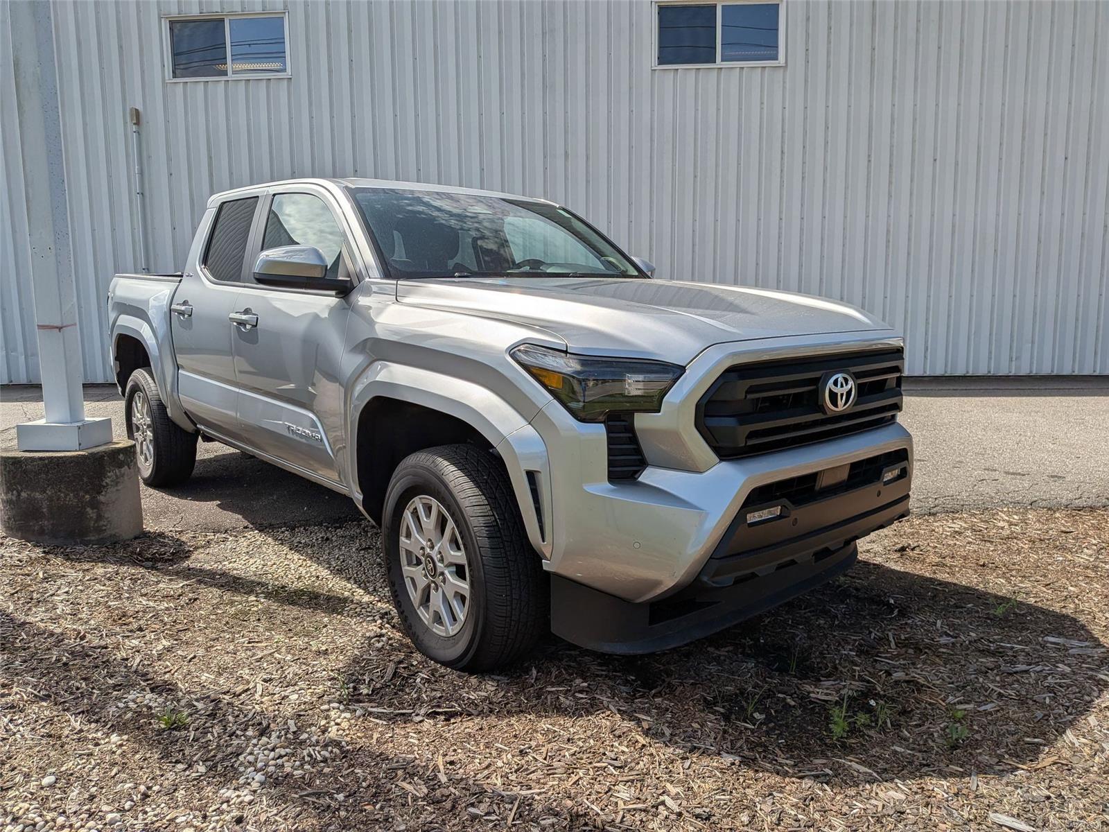 2024 Toyota Tacoma SR5 photo 2