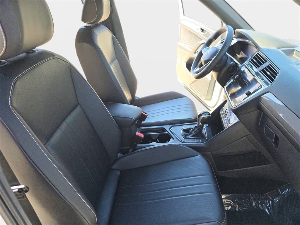 2022 Volkswagen Tiguan SE R-Line Black photo 9