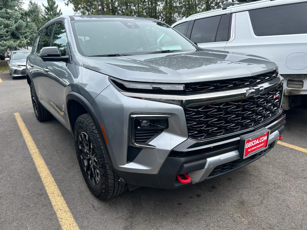 2024 Chevrolet Traverse Z71 photo 2