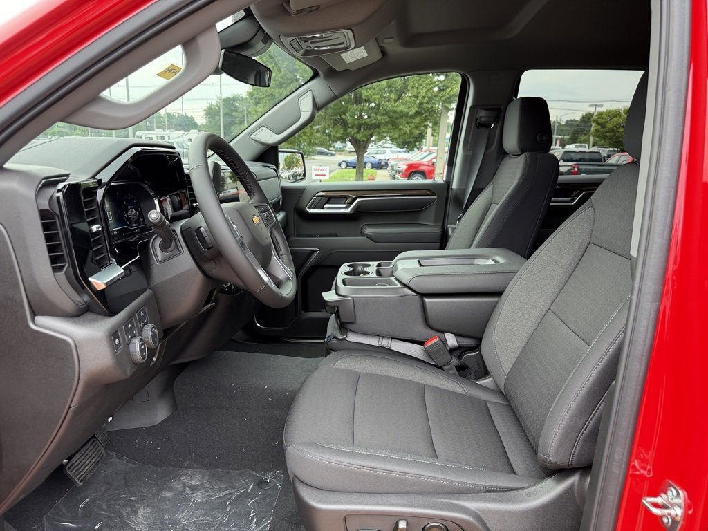 2025 Chevrolet Silverado 1500 LT photo 12