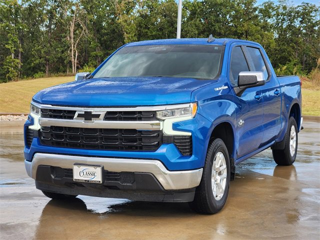 2022 Chevrolet Silverado 1500 LT photo 3