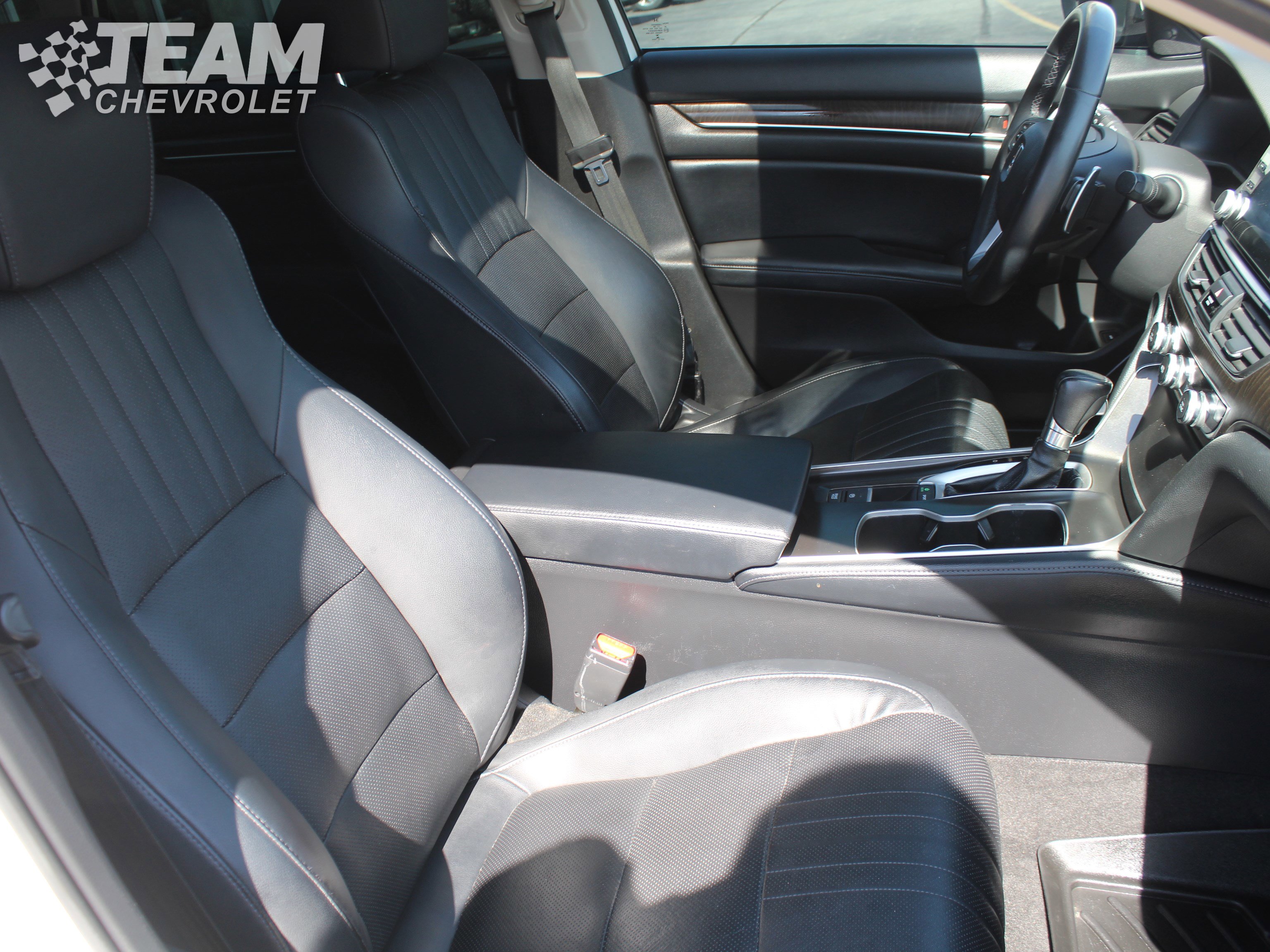 2018 Honda Accord Touring 1.5T photo 26