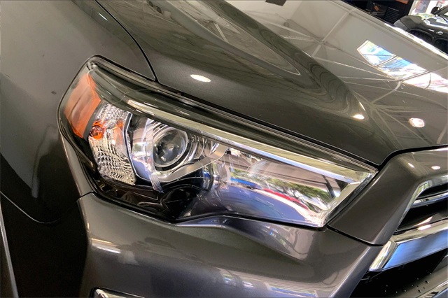 2020 Toyota 4Runner Limited 4WD photo 25