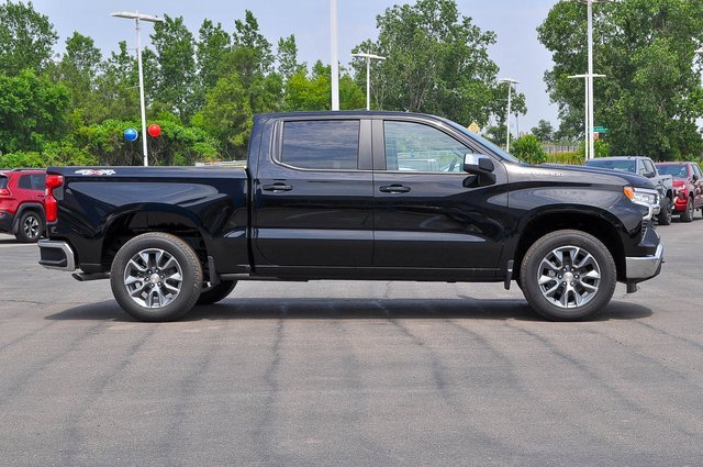 2025 Chevrolet Silverado 1500 LT photo 2