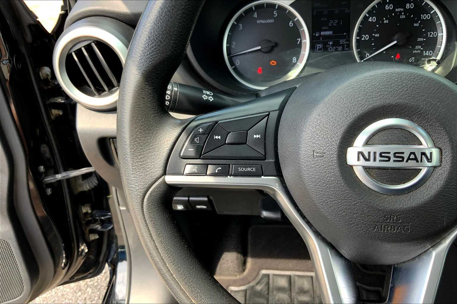 2020 Nissan Versa S photo 21