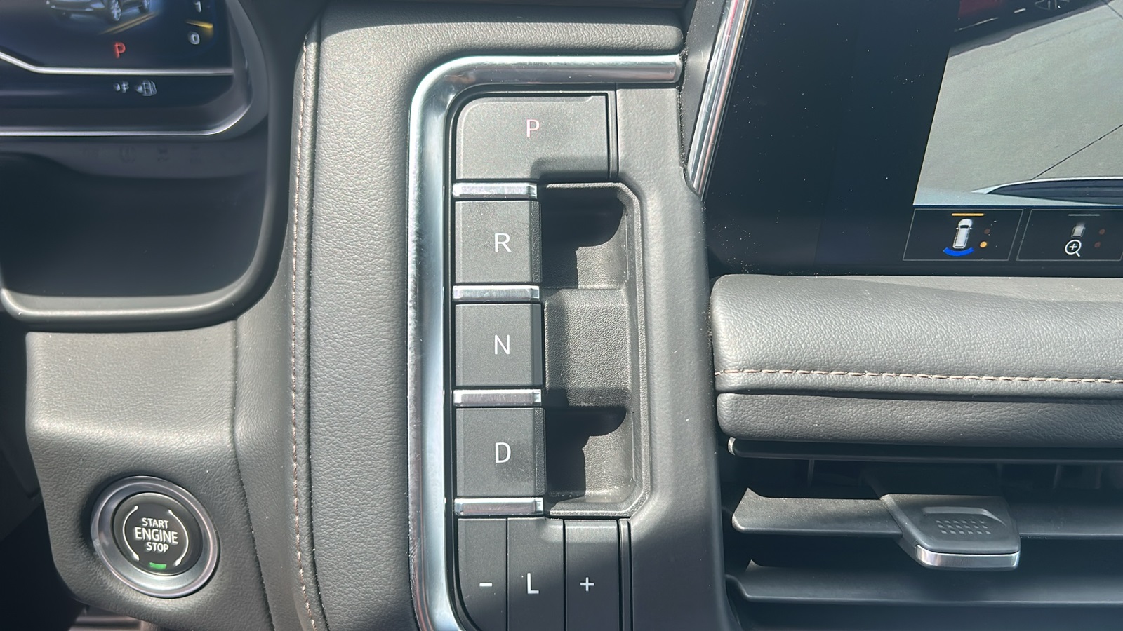 2022 Chevrolet Tahoe High Country photo 23