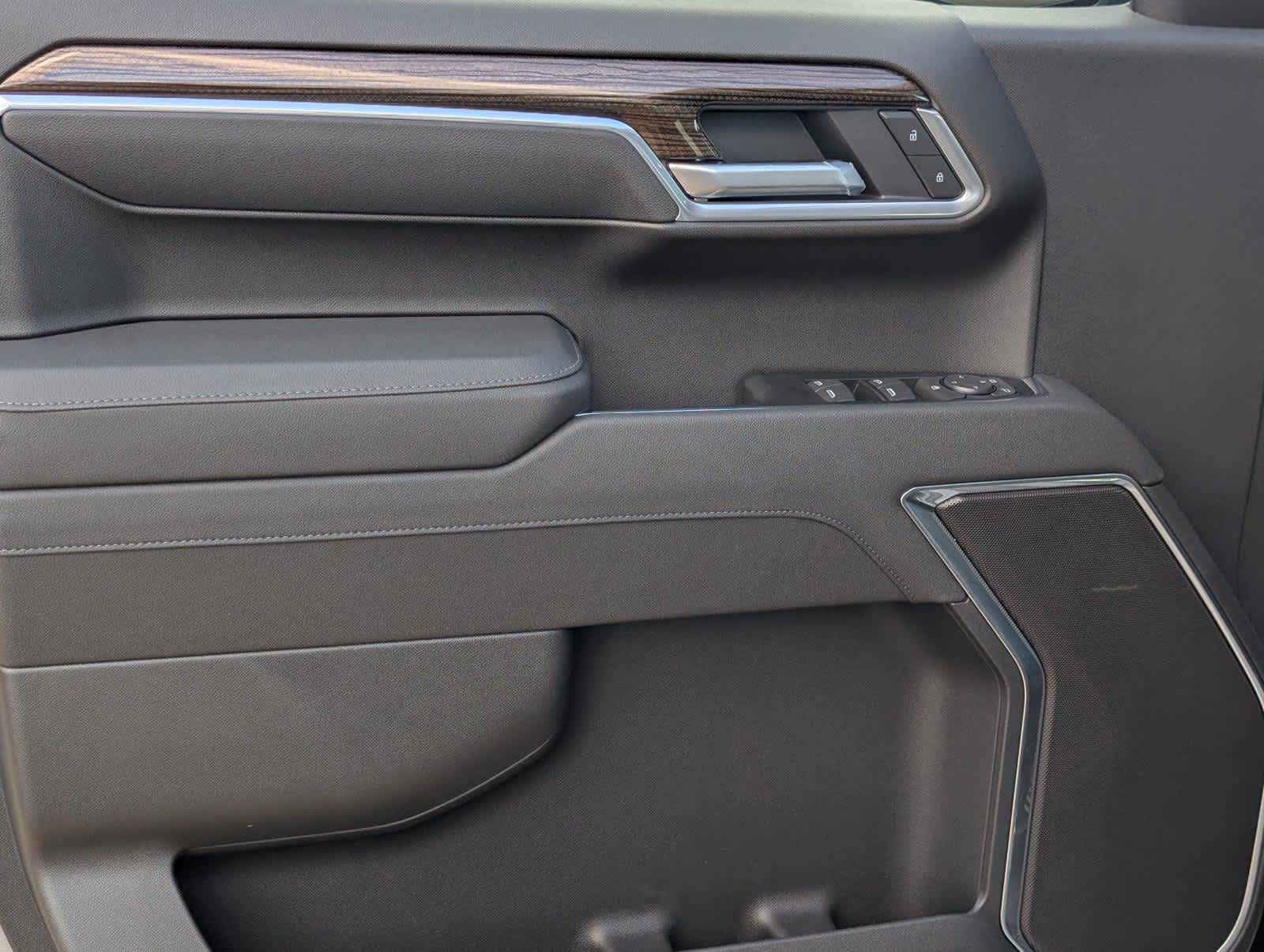 2026 Chevrolet Silverado 1500 LT photo 10