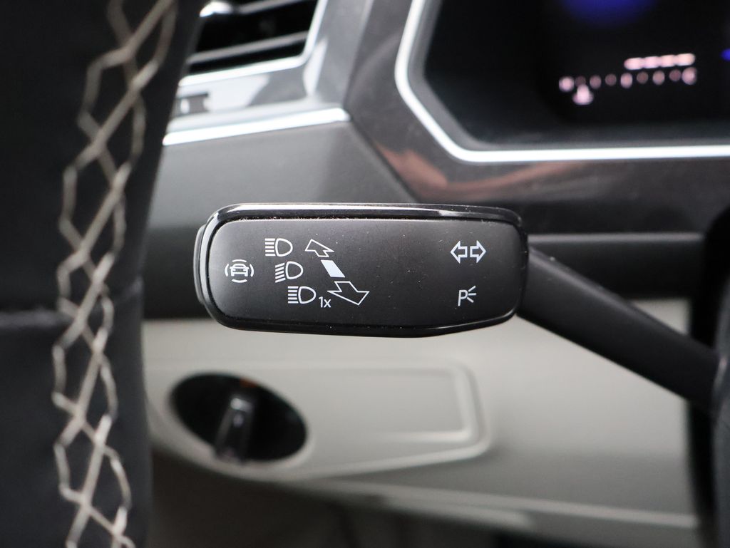 2024 Volkswagen Tiguan SE Wolfsburg Edition photo 28