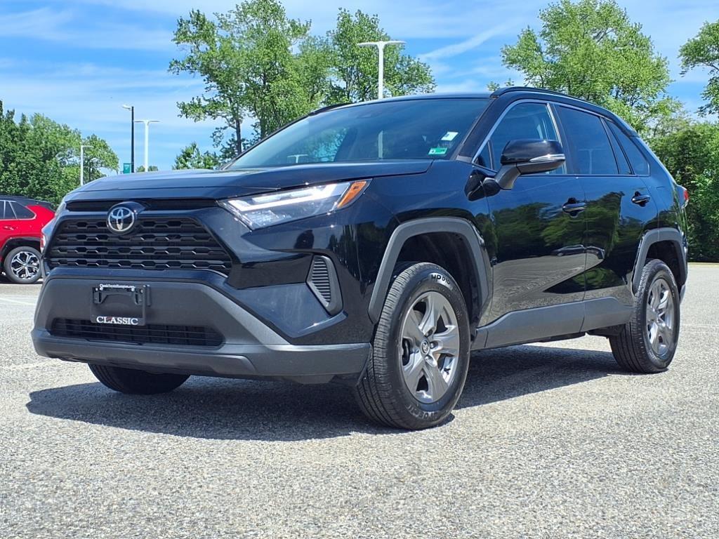 2024 Toyota RAV4 XLE photo 4