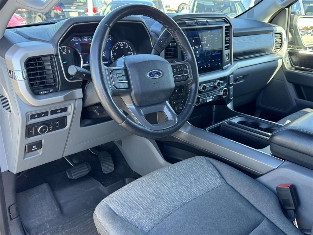 2021 Ford F-150 XLT photo 2