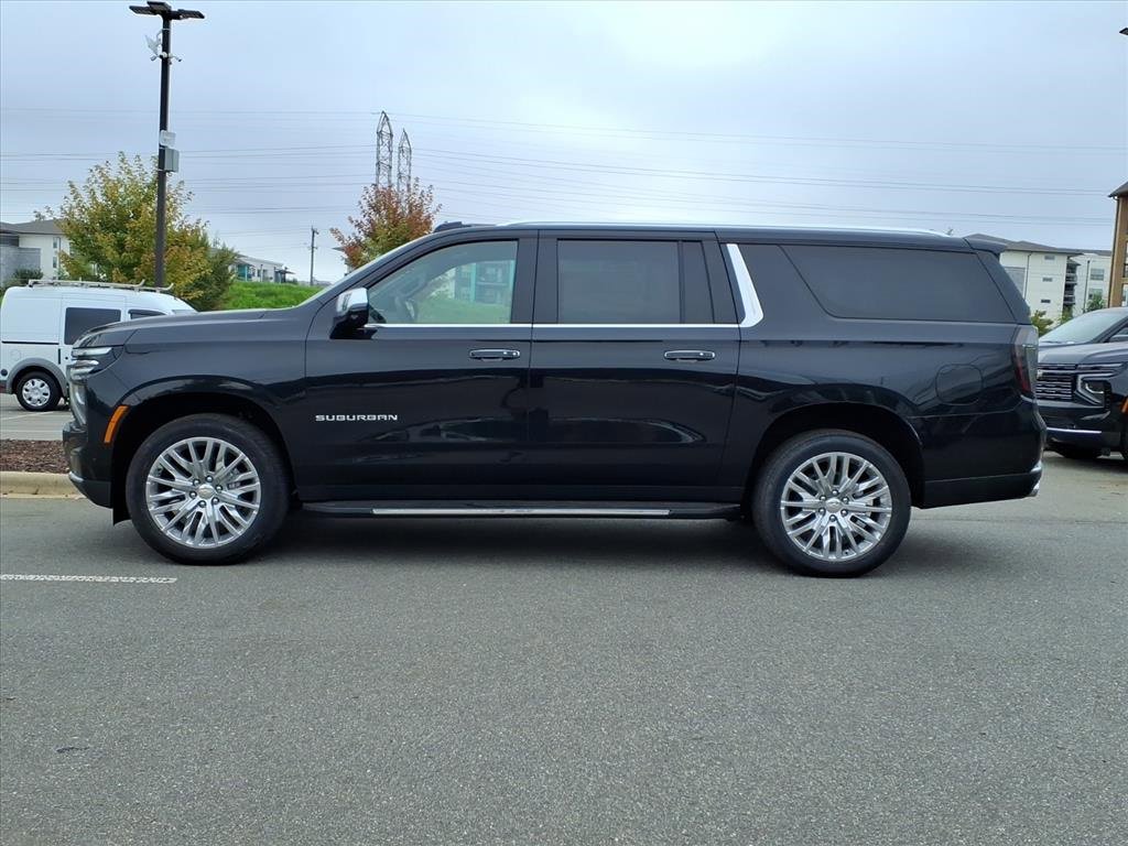 2025 Chevrolet Suburban Premier photo 4