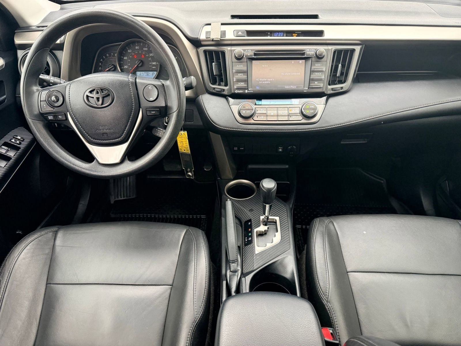 2015 Toyota RAV4 XLE photo 4