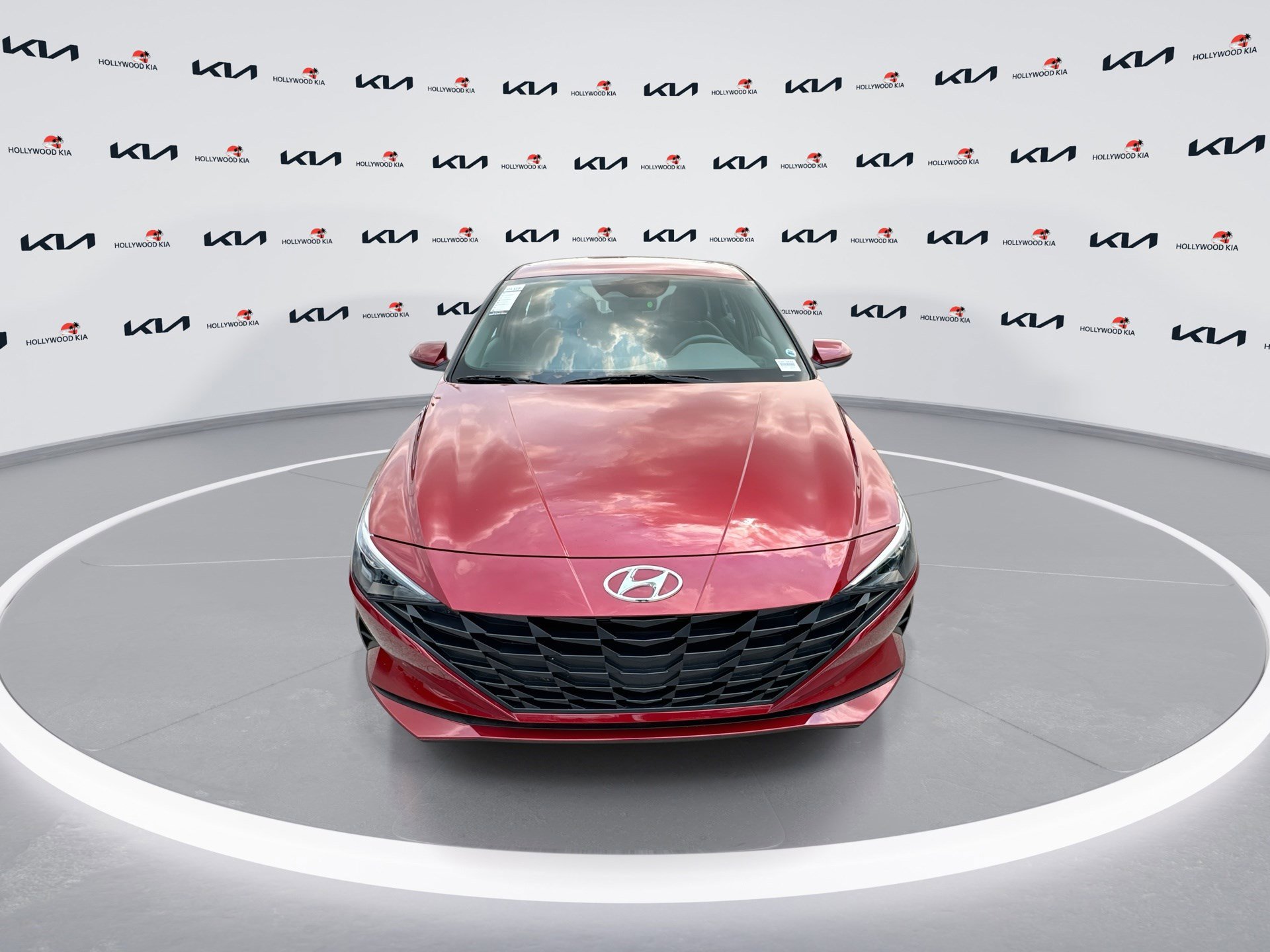 2023 Hyundai Elantra SEL photo 3