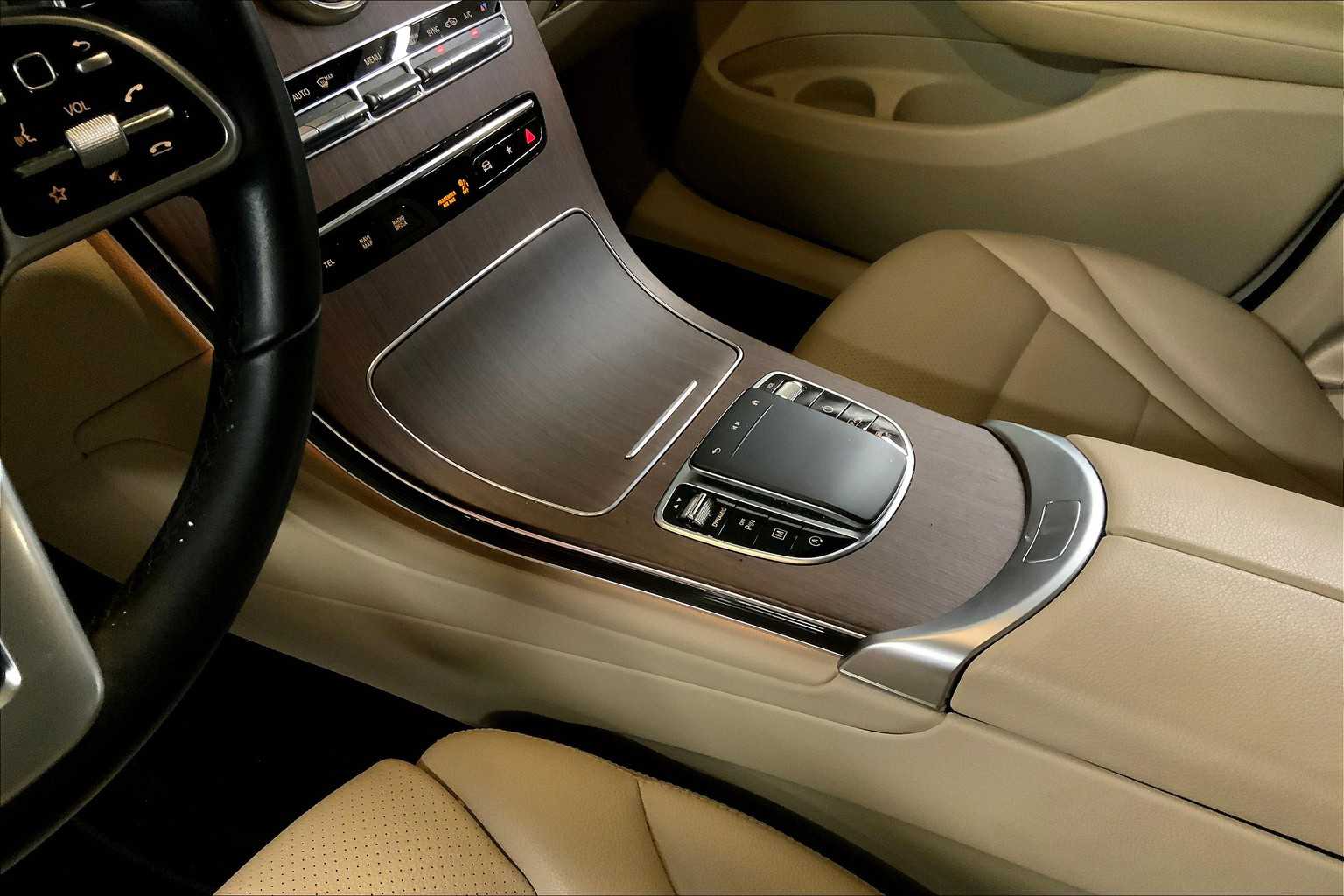 2022 Mercedes Benz GLC 300 photo 15