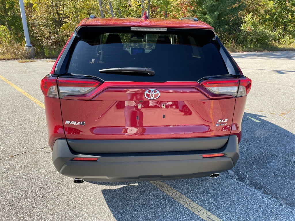 2025 Toyota RAV4 Hybrid XLE photo 2