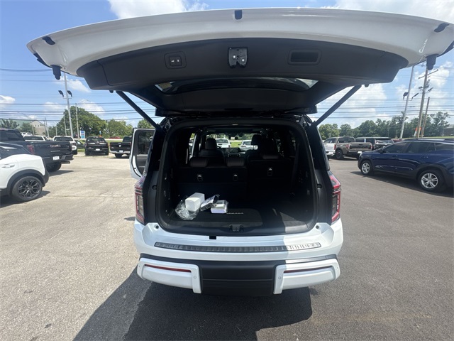 2025 Nissan Armada Platinum Reserve photo 19