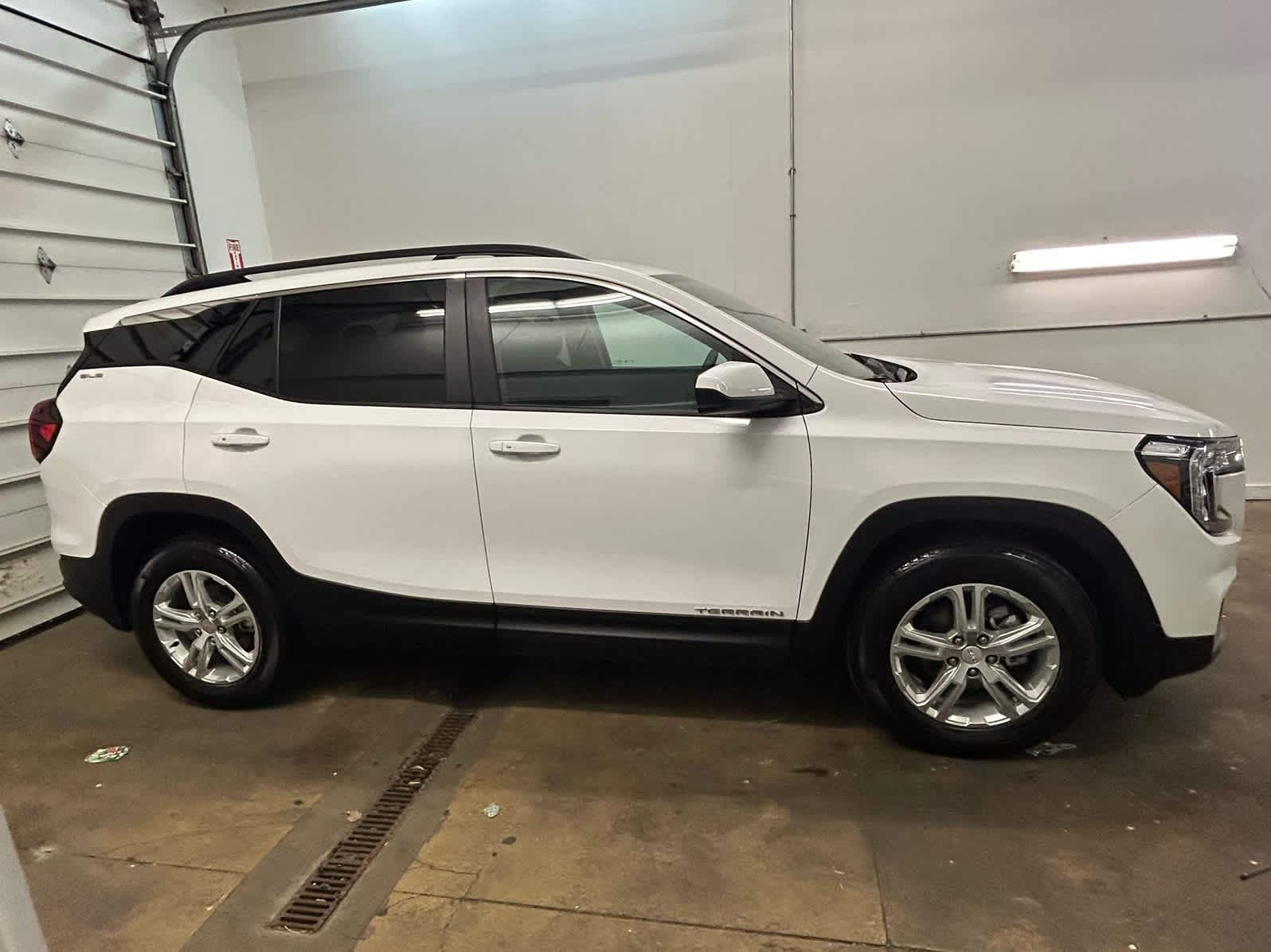 2023 Gmc Terrain SLE photo 2