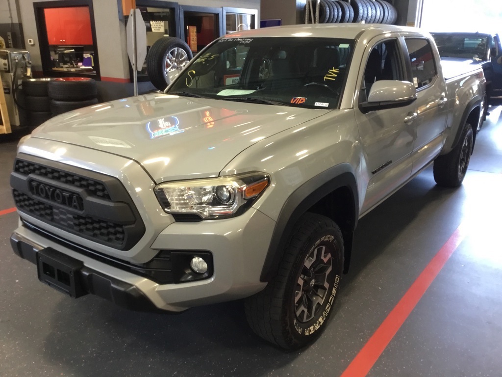 2018 Toyota Tacoma TRD Sport 4x4 photo 3
