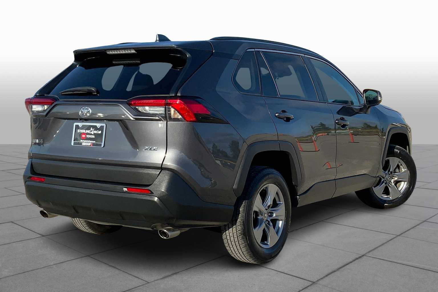 2023 Toyota RAV4 XLE photo 12