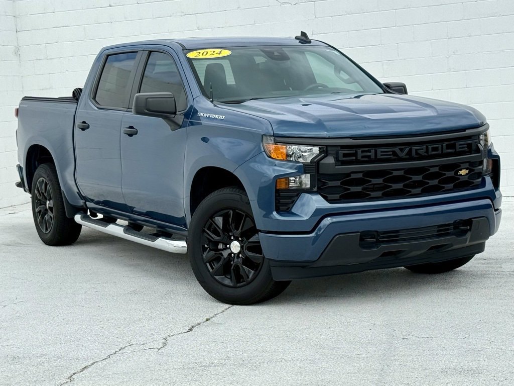 2024 Chevrolet Silverado 1500 Custom photo 2