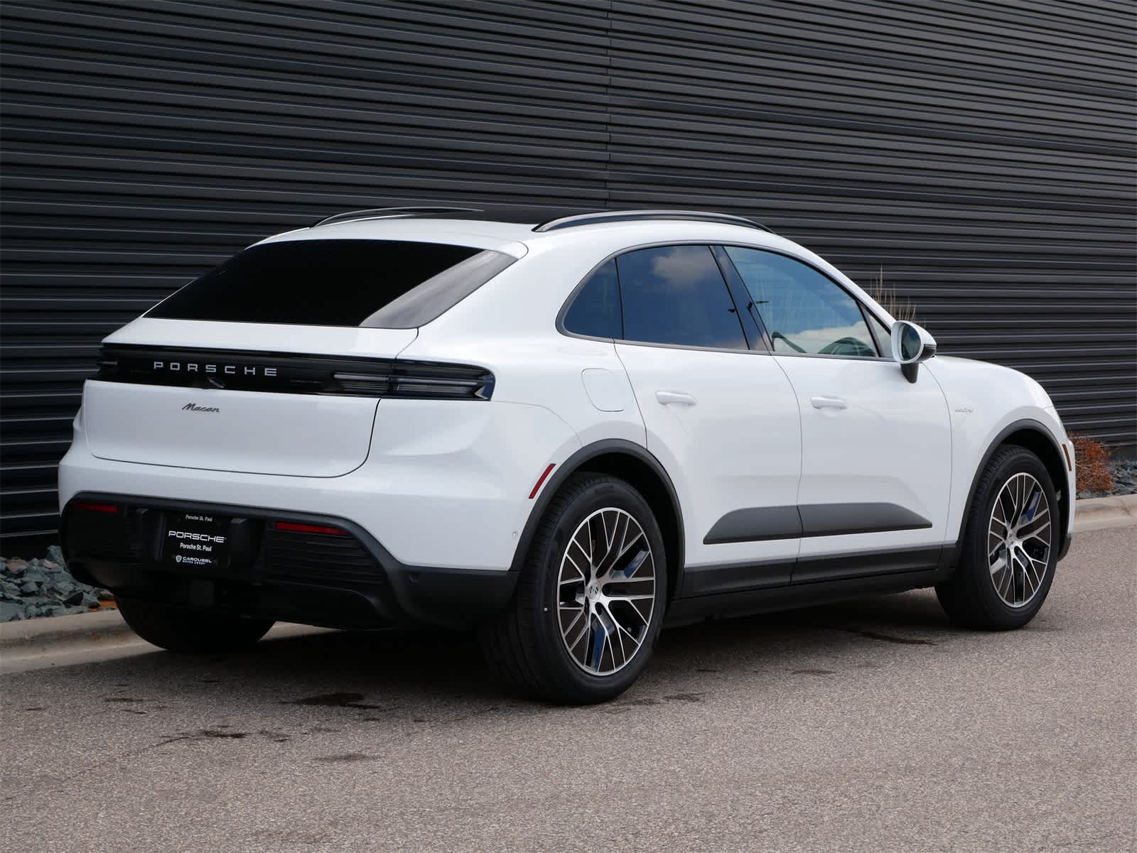 2025 Porsche Macan Electric 4 photo 22