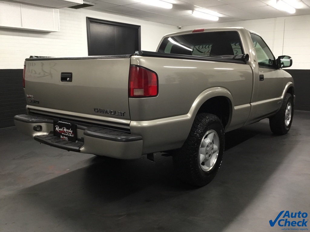 2000 Chevrolet S-10 Pickup photo 10