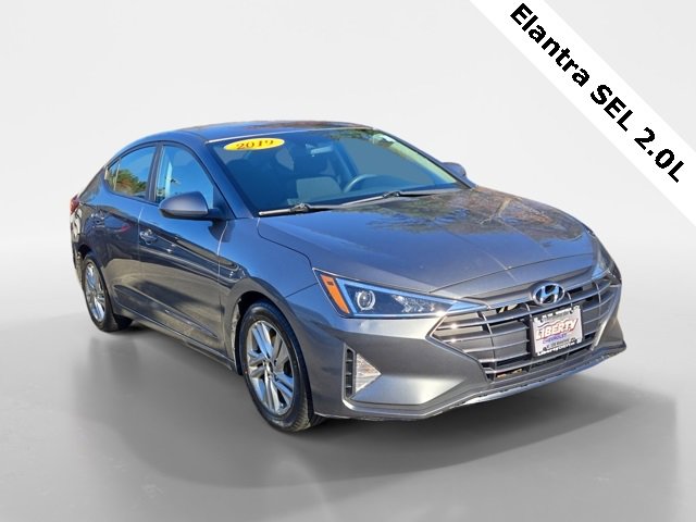 2019 Hyundai Elantra SEL's photo