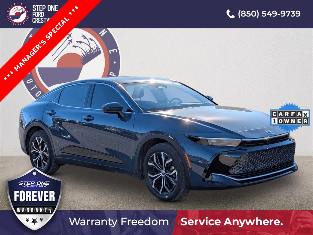 2025 Toyota Crown XLE's photo