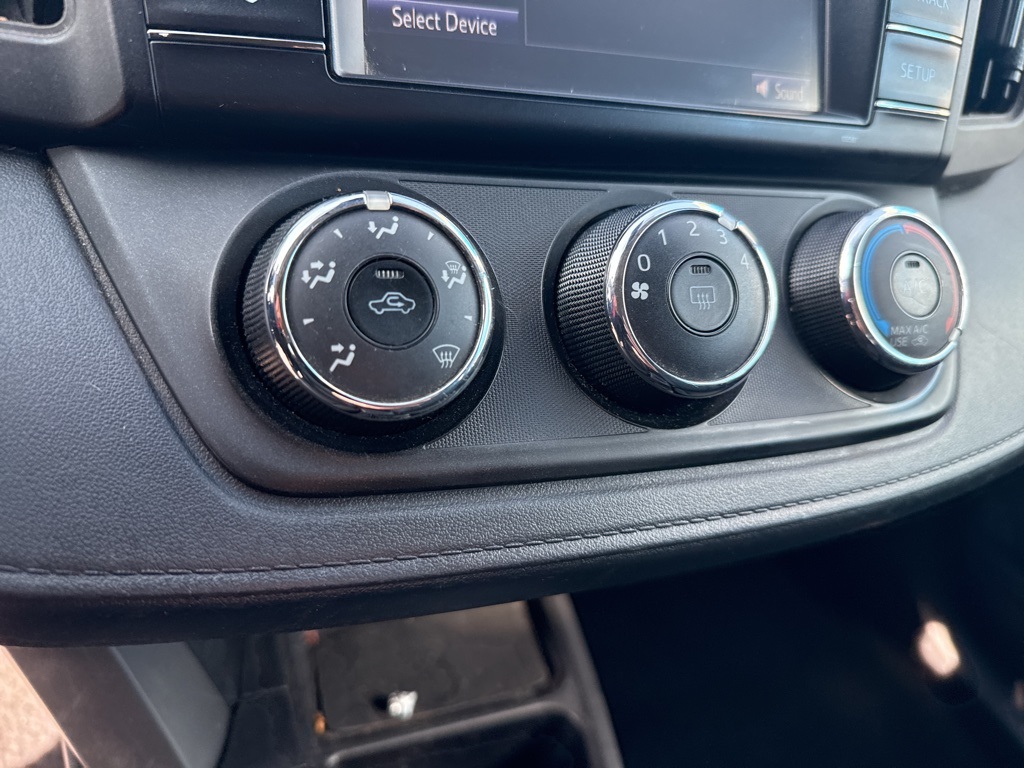 2017 Toyota RAV4 LE photo 24