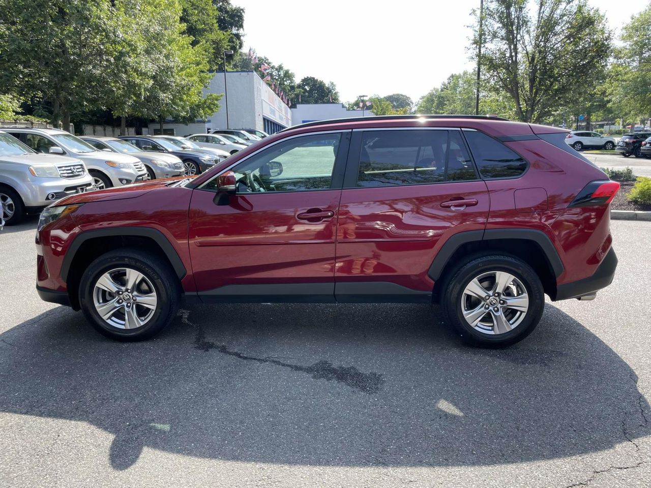 2022 Toyota RAV4 XLE photo 3