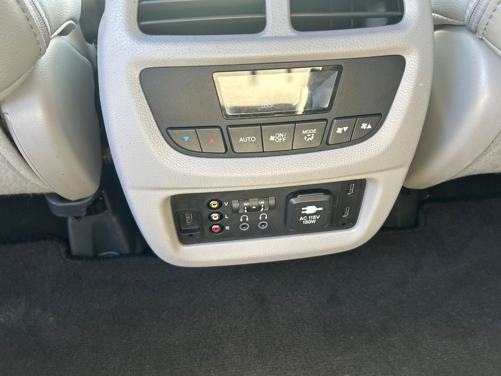 2017 Honda Pilot Touring photo 21