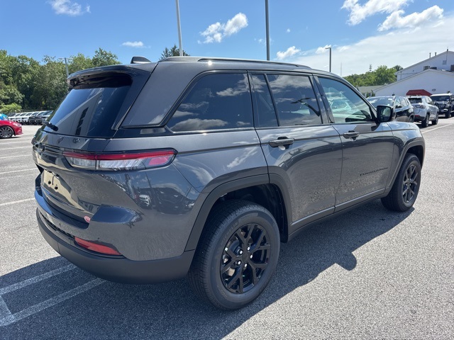 2025 Toyota RAV4 LE photo 3