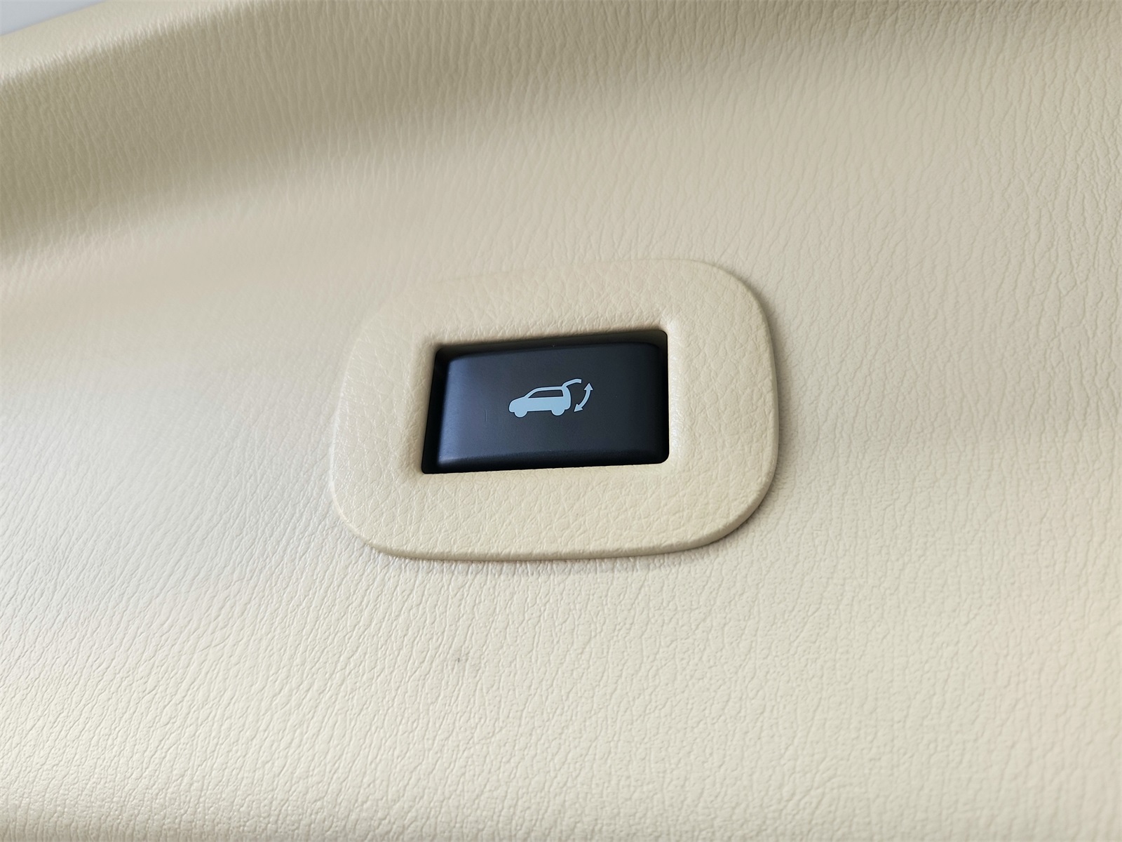 2023 Infiniti QX80 Luxe photo 39