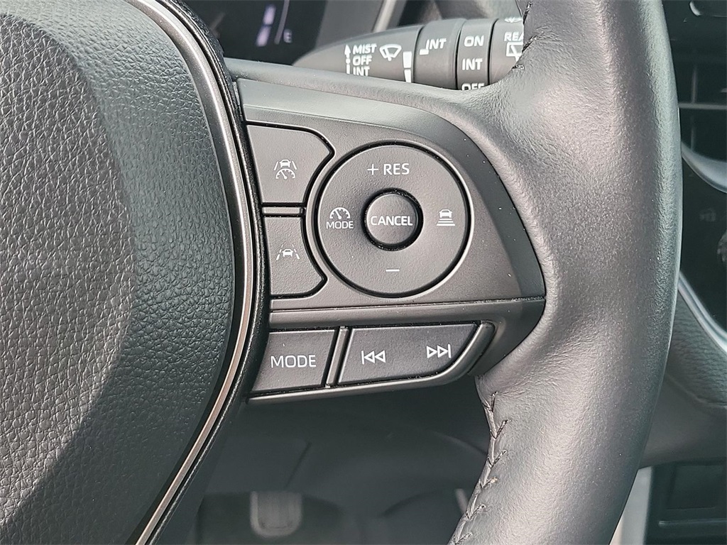 2024 Toyota Corolla Cross XLE photo 37
