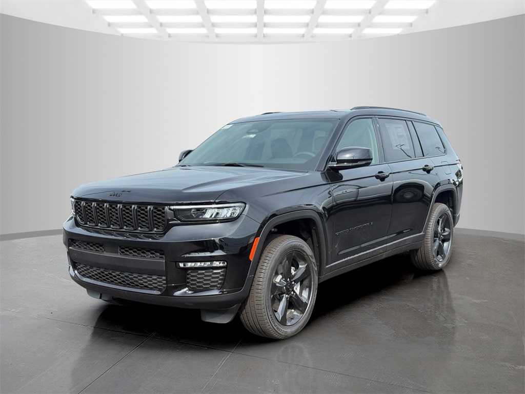 2025 Jeep Grand Cherokee Limited photo 3