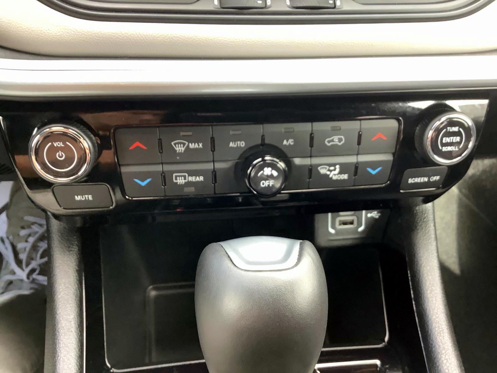 2025 Jeep Compass Limited photo 19