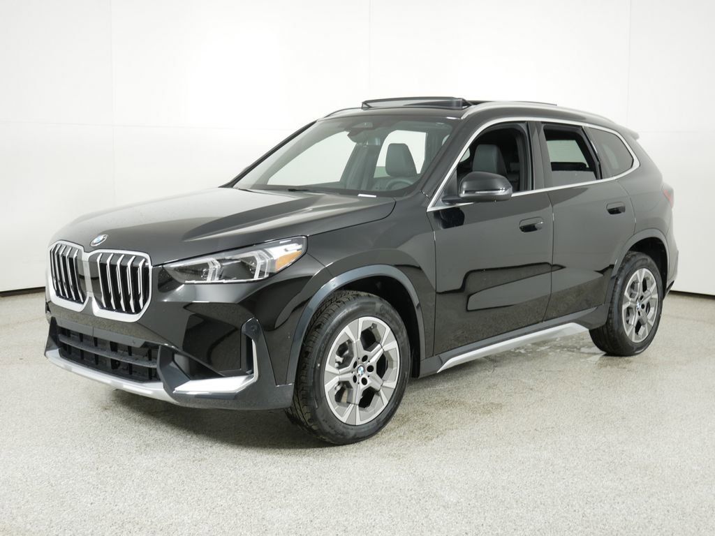 2025 BMW X1 28i's photo
