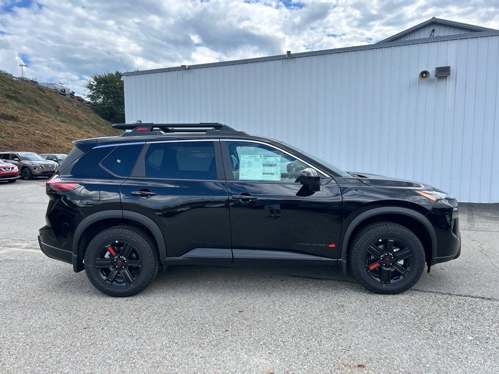 2026 Nissan Rogue SV photo 2