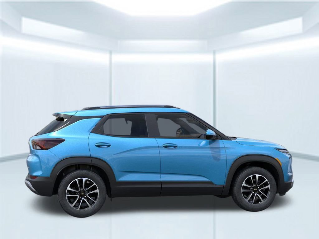 2025 Chevrolet Trailblazer LT photo 4