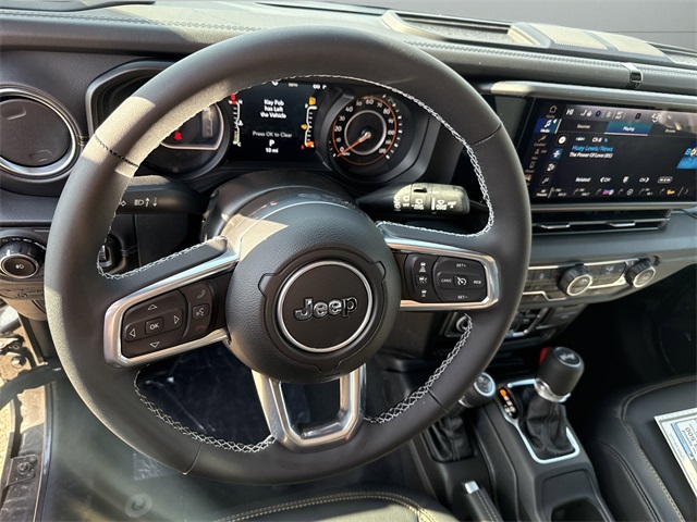 2025 Jeep Wrangler Sahara photo 4