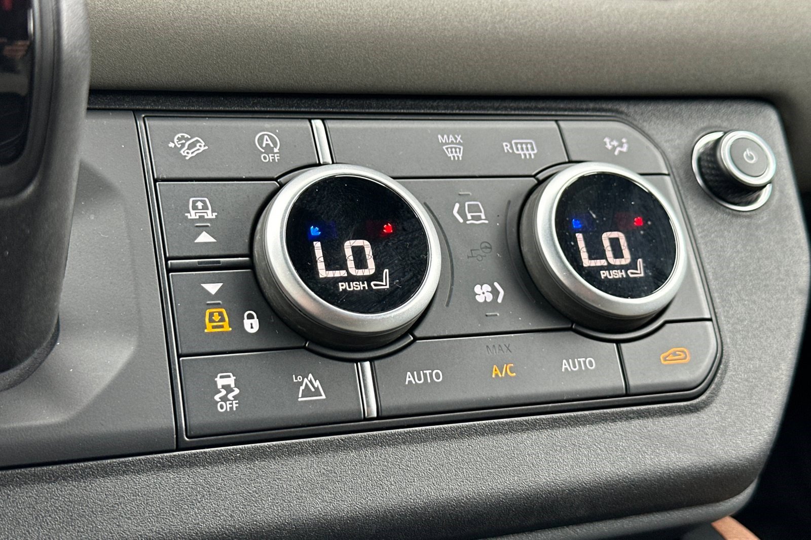 2023 Land Rover Defender 110 X photo 20