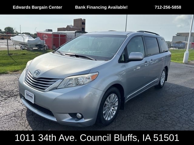 2015 Toyota Sienna XLE Premium photo 4