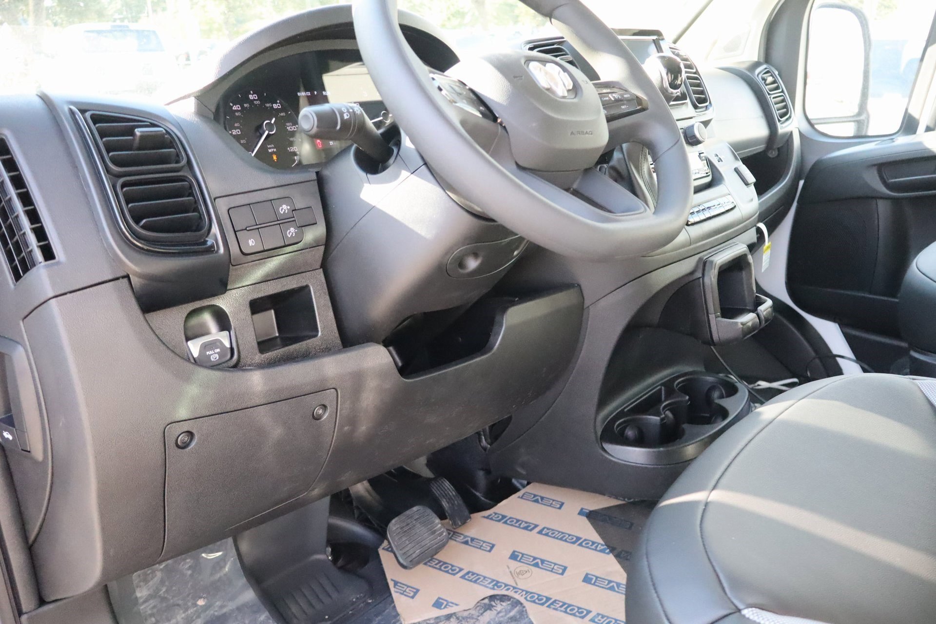 2026 Ram 1500 Tradesman photo 12