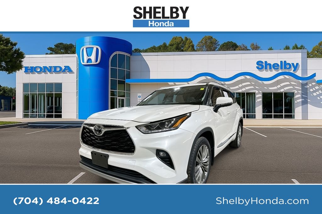 2021 Toyota Highlander Platinum's photo