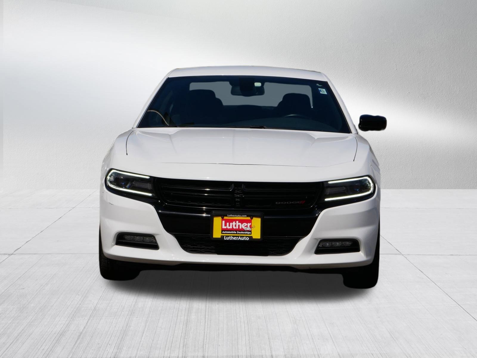2017 Dodge Charger SXT photo 2