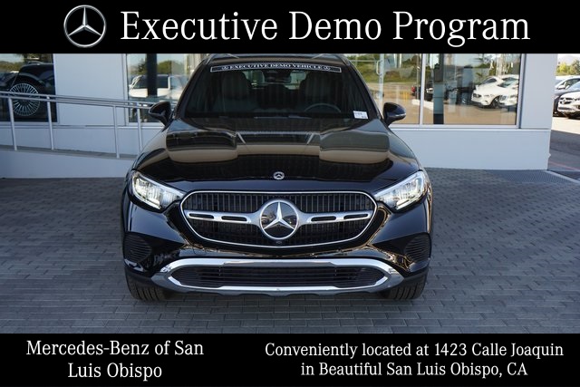 2025 Mercedes Benz GLC 300 photo 3