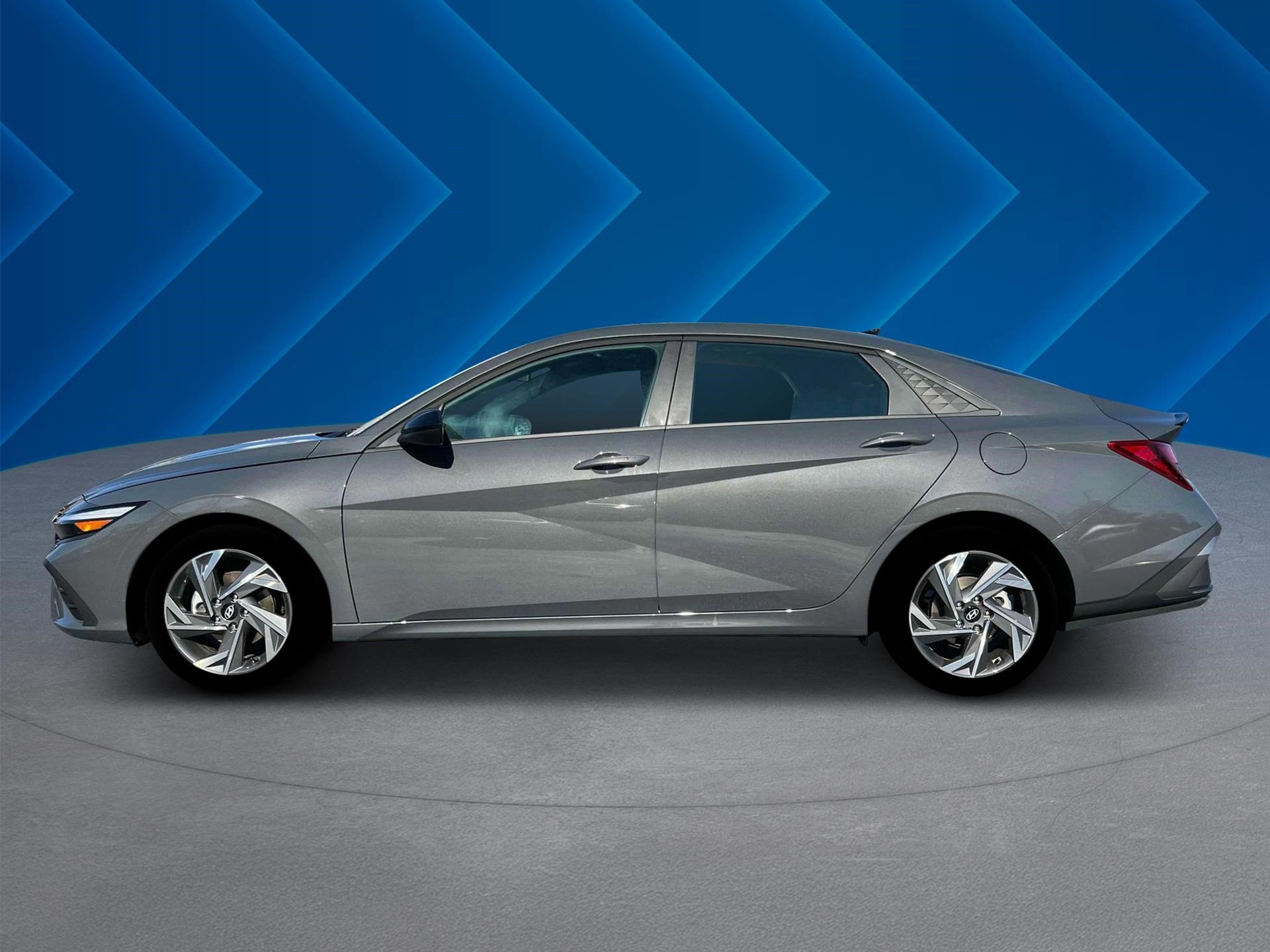 2025 Hyundai Elantra SEL Sport photo 3