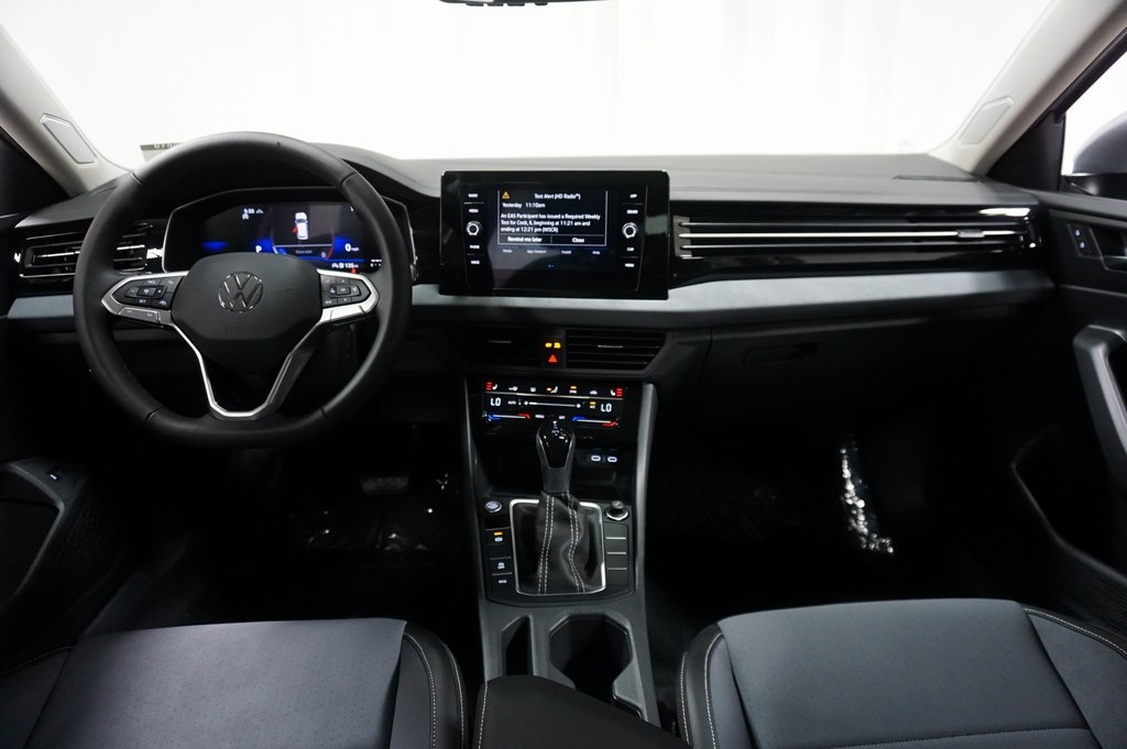 2025 Volkswagen Jetta 1.5T SE photo 13
